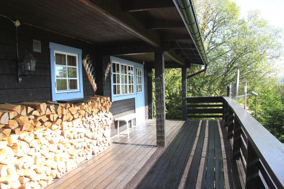 Großer Balkon mit Fernblick